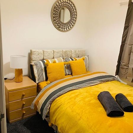 City Blessed Aptm 3 With Free Parking North Shields Esterno foto